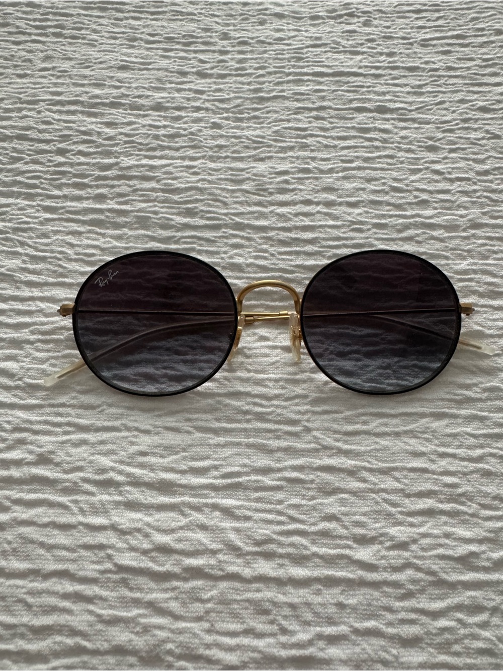 Ray-Ban Round Sunglasses in Black and Gold